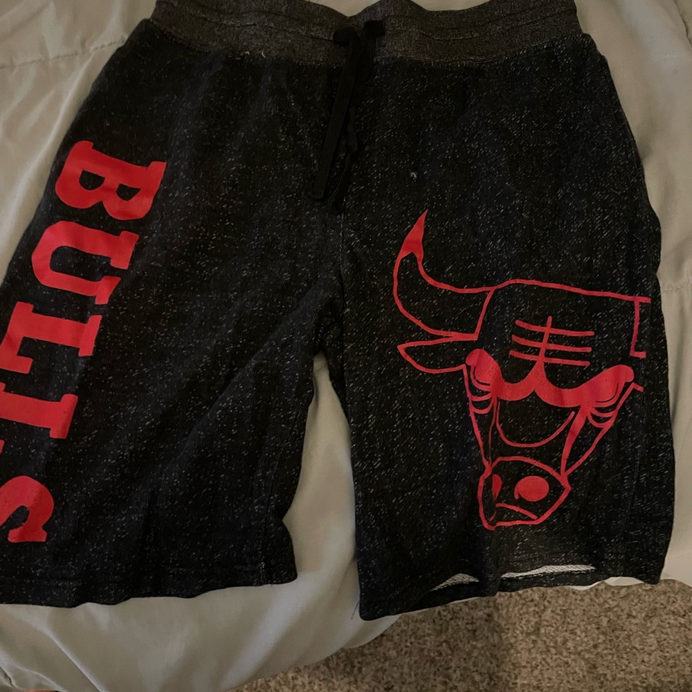 Chicago bulls shorts medium